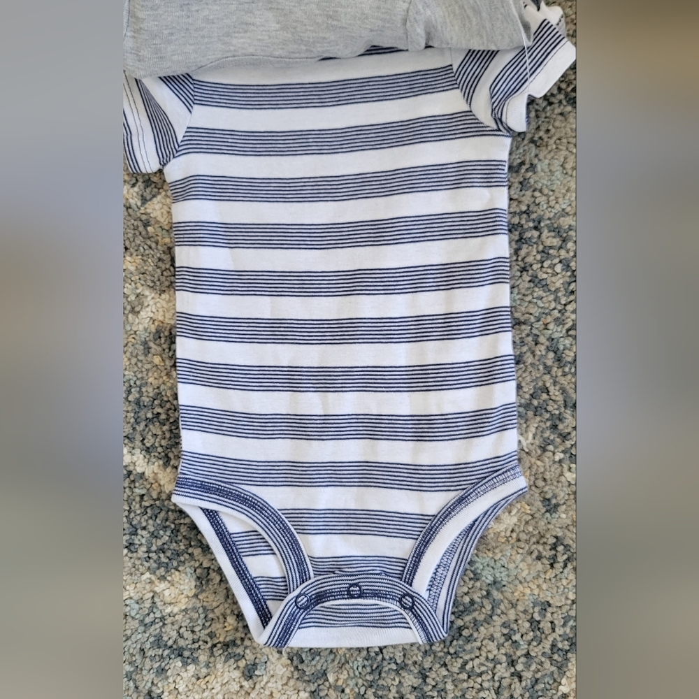 Just one you carters set 3 pieces boys 6 months - Picture 2 of 4
